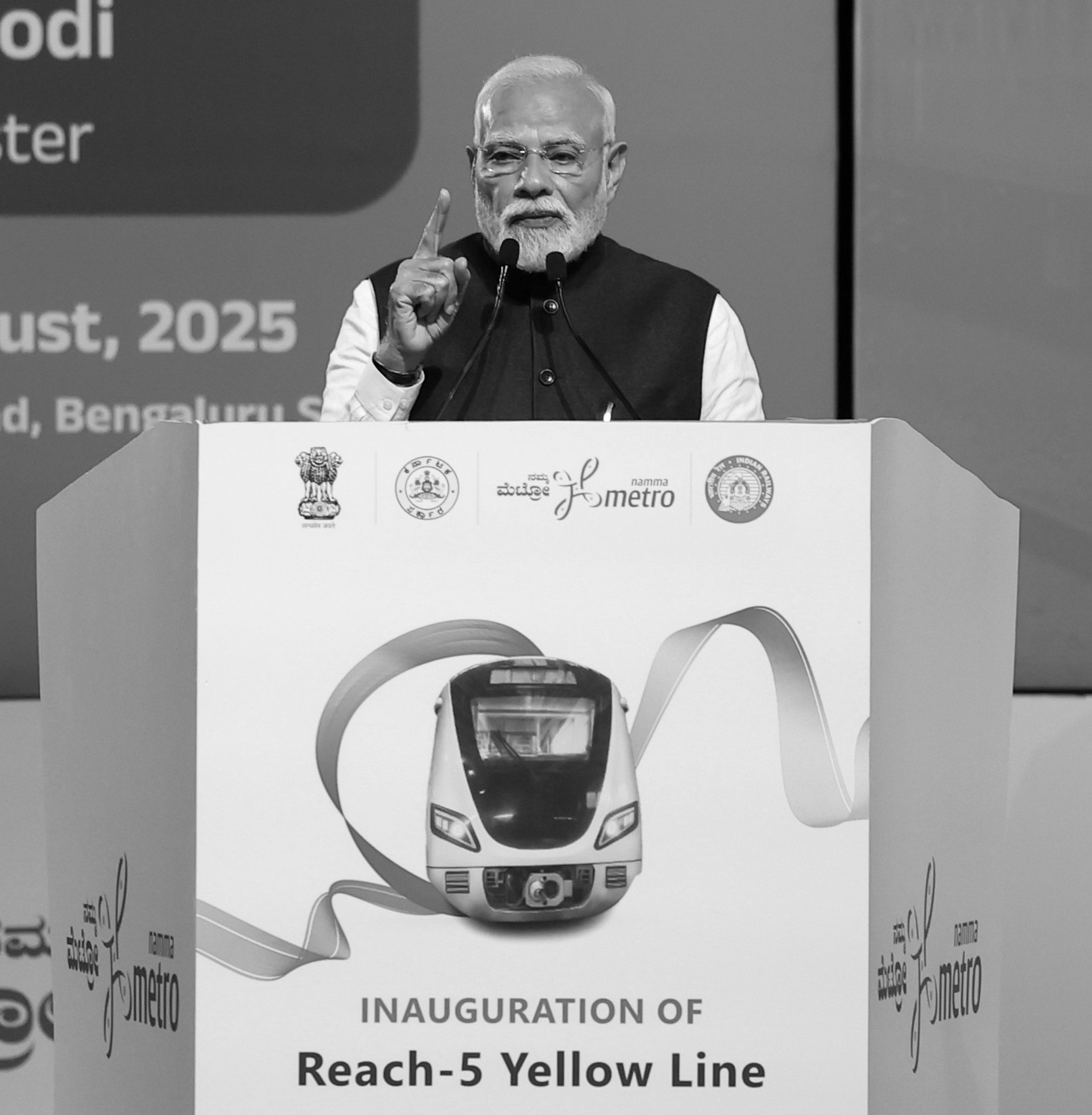 मोदी के बेंगलुरु दावों के बावजूद भारत की असली प्रगति पर सवाल .Modi