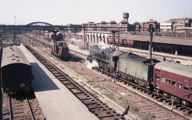 बंगला भाषा और साहित्य का विश्वकोश – एक विद्वत्पूर्ण धरोहर